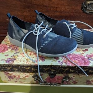 Clark's tennis shoes